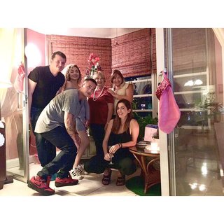 Julie Gonzalo feet photo thumbnail