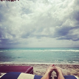 Julie Gonzalo feet photo thumbnail