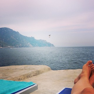 Julie Gonzalo feet photo thumbnail