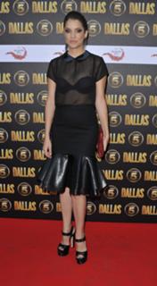 Julie Gonzalo feet photo thumbnail