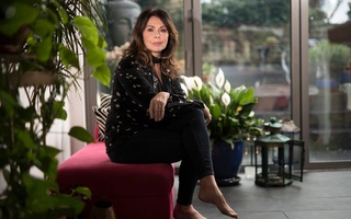 Julie Graham feet photo 8