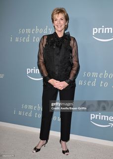 Julie Hagerty feet photo 3
