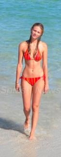 Julie Henderson feet photo 6