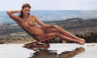Julie Henderson feet photo 16