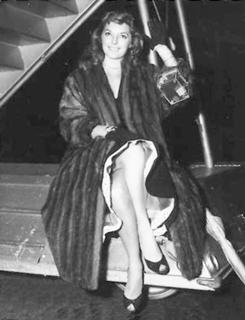 Julie London feet photo 9