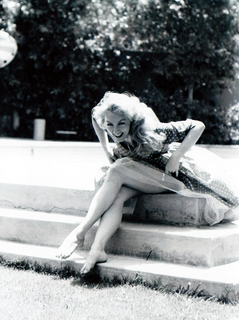 Julie Newmar feet photo thumbnail