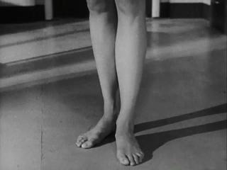 Julie Newmar feet photo thumbnail
