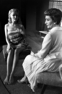 Julie Newmar feet photo thumbnail