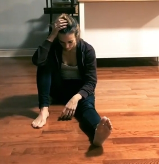 Julie Nolke feet photo thumbnail