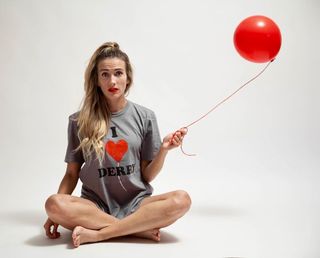 Julie Nolke feet photo thumbnail