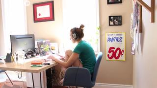 Julie Nolke feet photo thumbnail