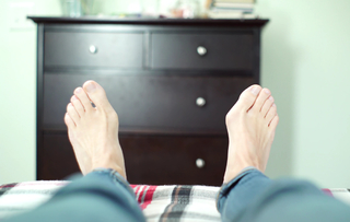 Julie Nolke feet photo thumbnail