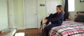 Julie Nolke feet photo thumbnail