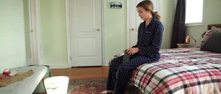 Julie Nolke feet photo thumbnail