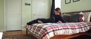 Julie Nolke feet photo thumbnail