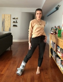 Julie Nolke feet photo thumbnail