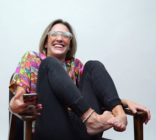 Julie Nolke feet photo thumbnail