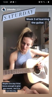 Julie Nolke feet photo thumbnail