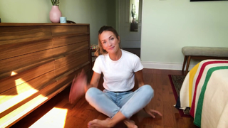 Julie Nolke feet photo thumbnail