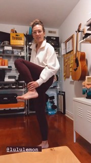 Julie Nolke feet photo thumbnail