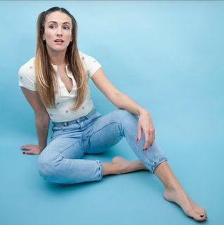 Julie Nolke feet photo thumbnail