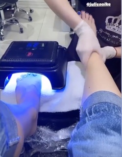 Julie Nolke feet photo thumbnail