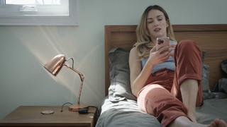 Julie Nolke feet photo thumbnail