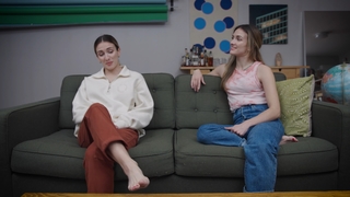 Julie Nolke feet photo thumbnail