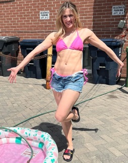 Julie Nolke feet photo thumbnail