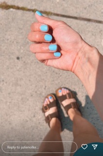 Julie Nolke feet photo thumbnail