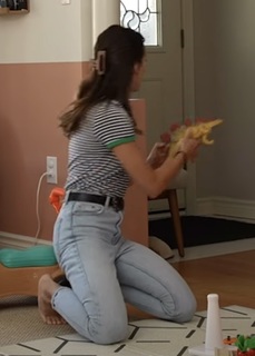 Julie Nolke feet photo thumbnail