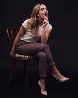 Julie Nolke feet photo thumbnail