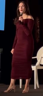 Julie Nolke feet photo thumbnail