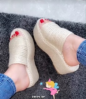 Julie Ricci feet photo 8