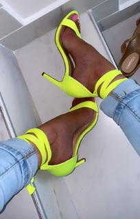 Julie Ricci feet photo 10