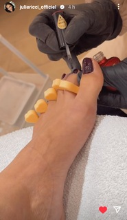 Julie Ricci feet photo 3