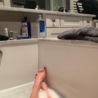 Julie Roberts feet photo 7