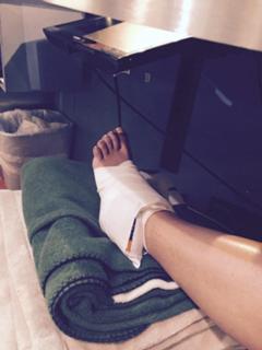 Julie Stewart-Binks feet photo 2