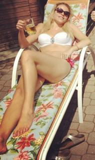 Julie Stewart-Binks feet photo 3