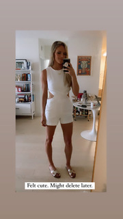 Julie Stewart-Binks feet photo 10