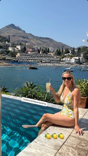 Julie Stewart-Binks feet photo 4