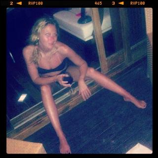Julie Taton feet photo 3