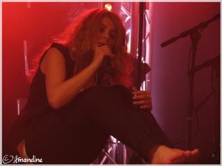Julie Zenatti feet photo 7