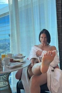 Julieanna Marie Goddard feet photo 9