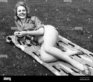 Juliet Mills feet photo 4