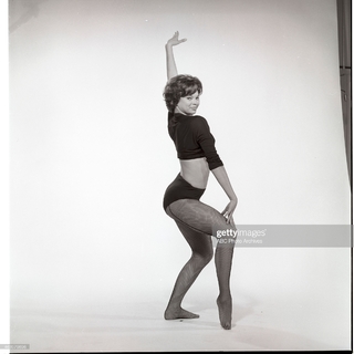 Juliet Prowse feet photo 13