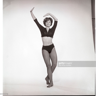 Juliet Prowse feet photo 8
