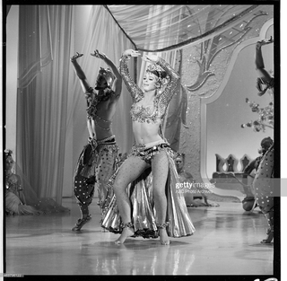 Juliet Prowse feet photo 6