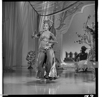 Juliet Prowse feet photo 3