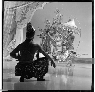 Juliet Prowse feet photo 2